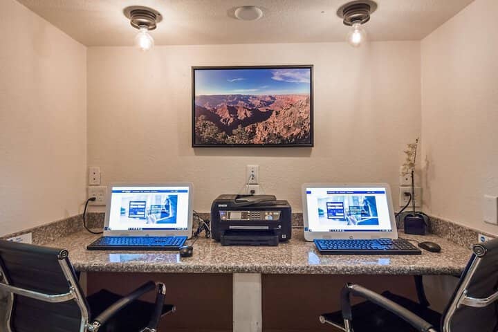 Business Center 15 of 16